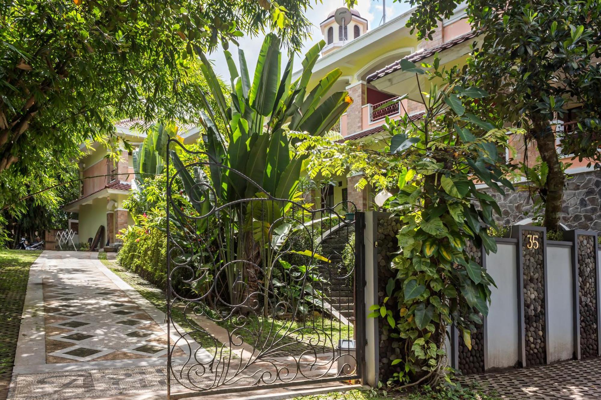 Villa Alicia Maguwo Exterior photo
